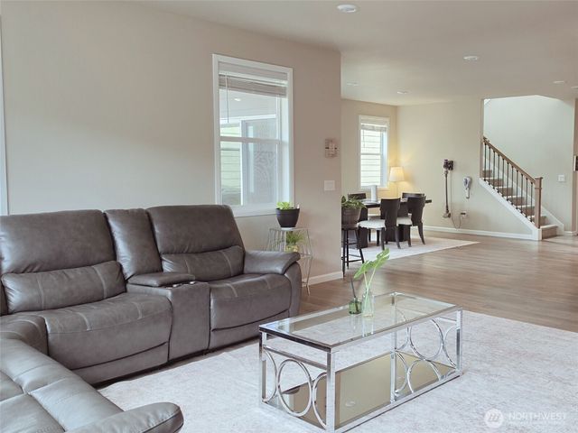 12911 Emerld Ridge Boulevard E, Puyallup, WA 98374