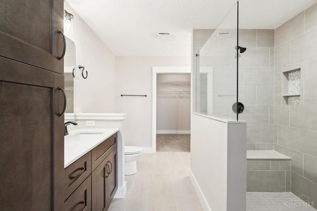 5017 Waterford Lane, Middletown, OH 45042