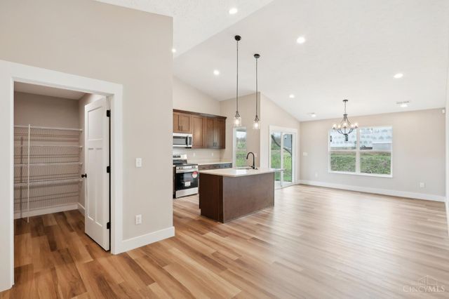 5017 Waterford Lane, Middletown, OH 45042