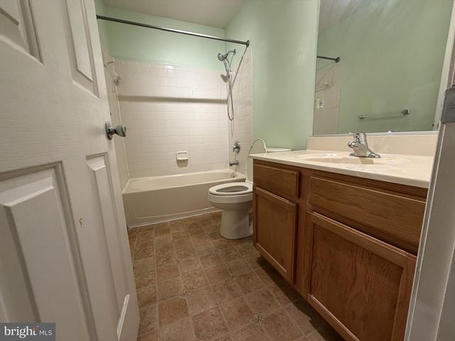 16 E LONE TREE DR, Camden, DE 19934