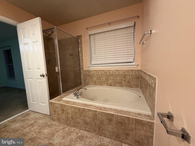 16 E LONE TREE DR, Camden, DE 19934