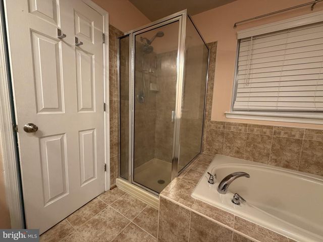 16 E LONE TREE DR, Camden, DE 19934