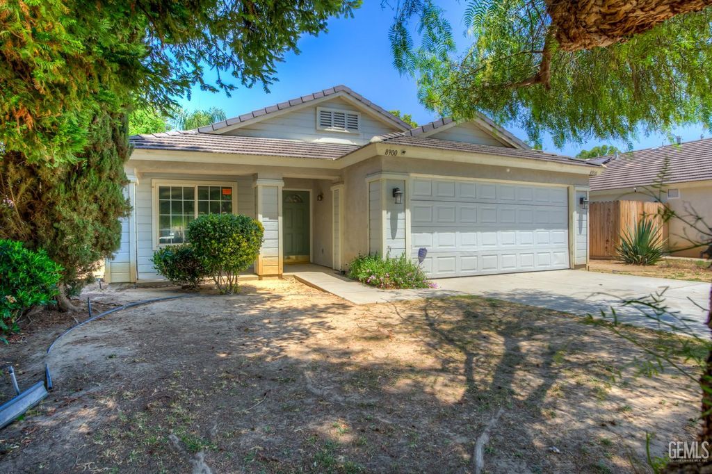 8900 Rollingbay Drive, Bakersfield, CA 93312