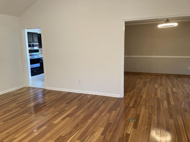 312 Live Oak DR, Mountain City, TX 78610