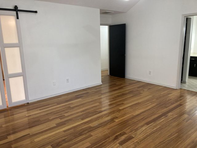 312 Live Oak DR, Mountain City, TX 78610