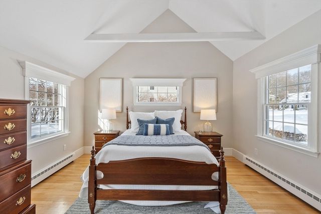 82 Ash St, Concord, MA 01742