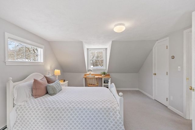 82 Ash St, Concord, MA 01742