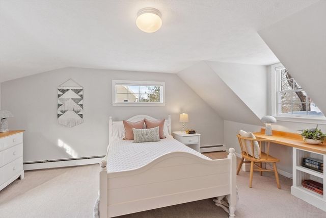 82 Ash St, Concord, MA 01742