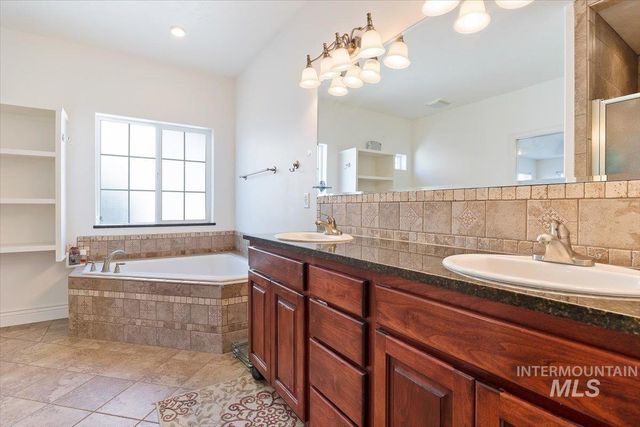 1446 Riverbend Pl, Twin Falls, ID 83301
