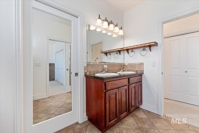 1446 Riverbend Pl, Twin Falls, ID 83301