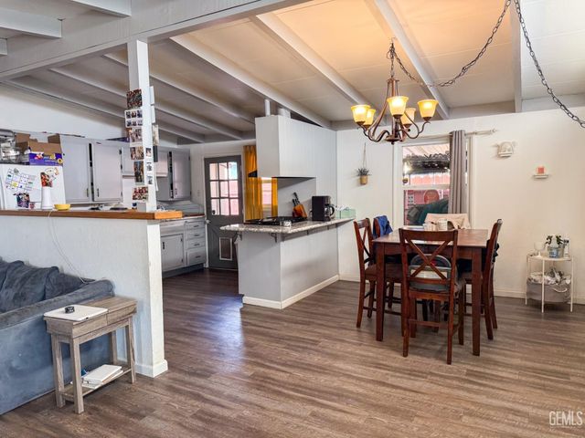 2218 Lindora Street, Bakersfield, CA 93306