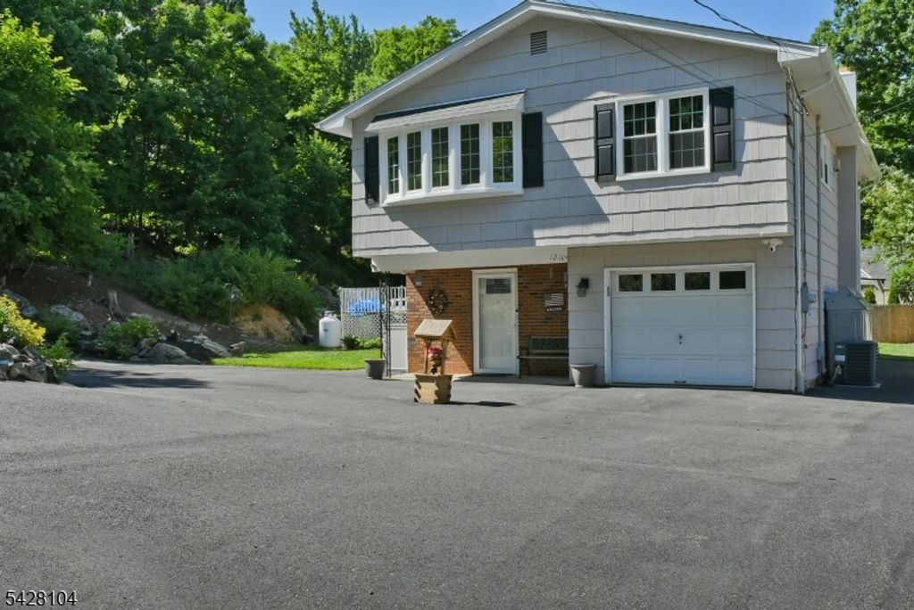 121 Leland Trl, Hopatcong Boro, NJ 07843 — photo 2