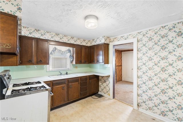 313 Southeast Avenue, Tallmadge, OH 44278