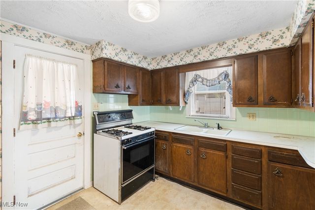 313 Southeast Avenue, Tallmadge, OH 44278