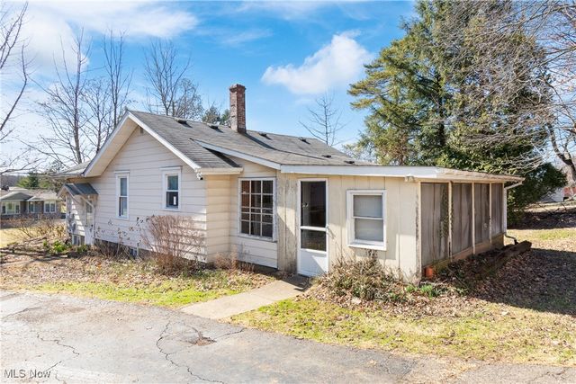 313 Southeast Avenue, Tallmadge, OH 44278