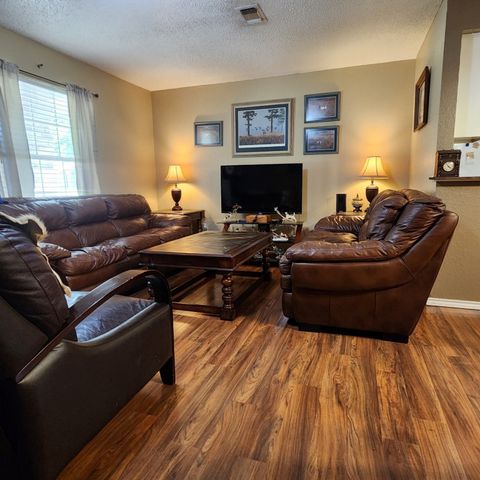 611 N Lamar Street, Tioga, TX 76271