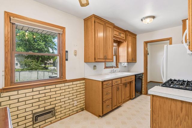 715 108th Lane NW, Coon Rapids, MN 55448