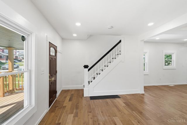 3352 Bevis Avenue, Cincinnati, OH 45207
