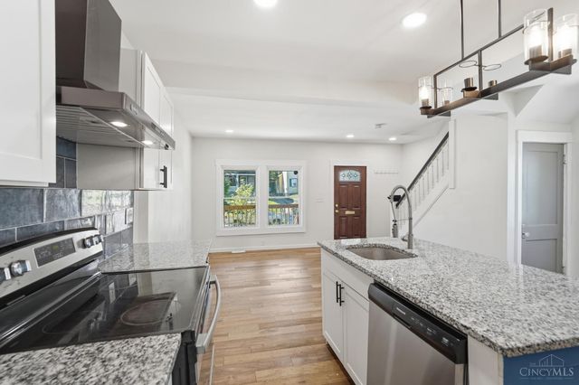 3352 Bevis Avenue, Cincinnati, OH 45207