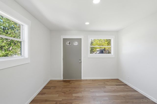 3352 Bevis Avenue, Cincinnati, OH 45207