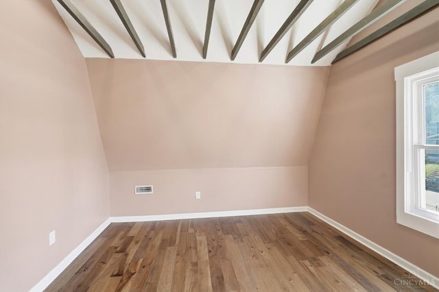 3352 Bevis Avenue, Cincinnati, OH 45207