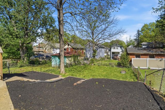 3352 Bevis Avenue, Cincinnati, OH 45207