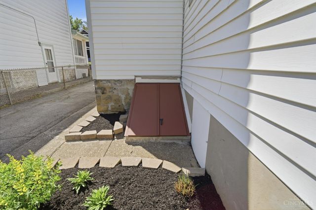 3352 Bevis Avenue, Cincinnati, OH 45207