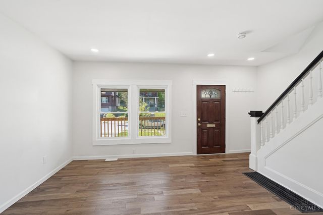 3352 Bevis Avenue, Cincinnati, OH 45207