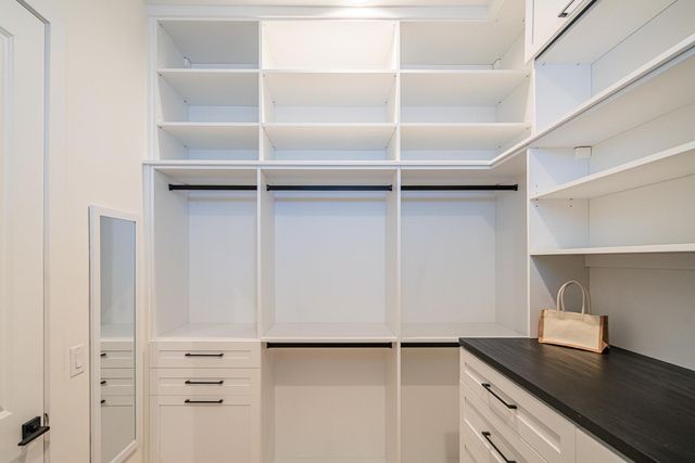 3850 E Crittenden Lane, Phoenix, AZ 85018