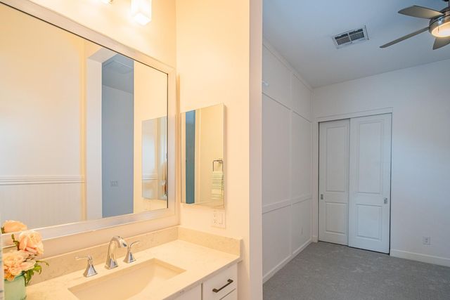3850 E Crittenden Lane, Phoenix, AZ 85018