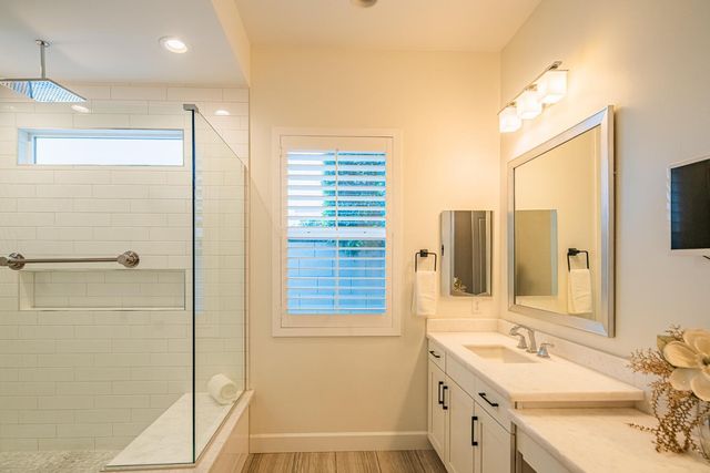 3850 E Crittenden Lane, Phoenix, AZ 85018