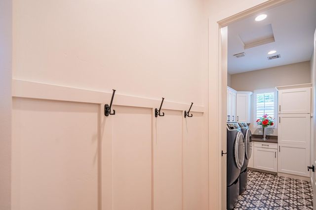 3850 E Crittenden Lane, Phoenix, AZ 85018