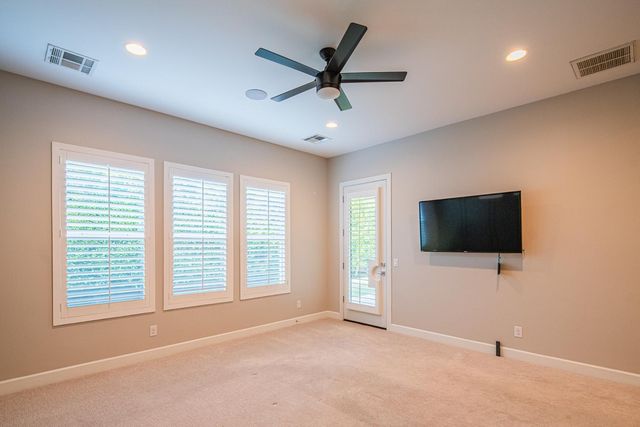 3850 E Crittenden Lane, Phoenix, AZ 85018