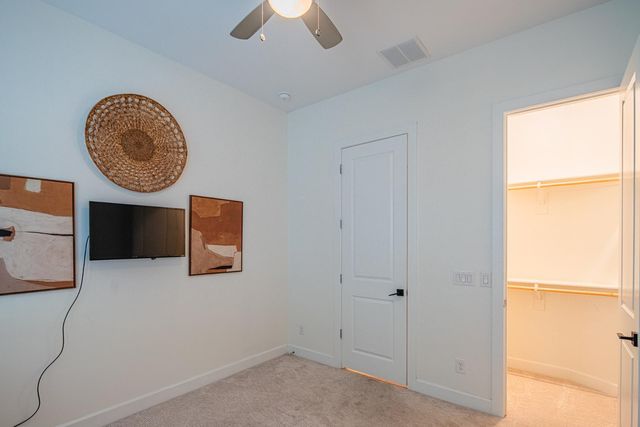 3850 E Crittenden Lane, Phoenix, AZ 85018
