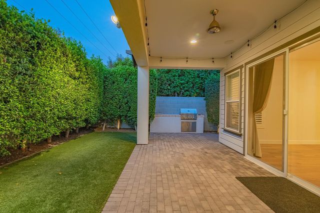 3850 E Crittenden Lane, Phoenix, AZ 85018