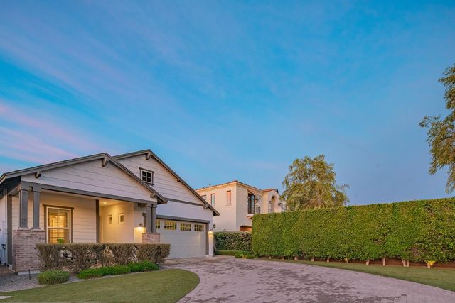 3850 E Crittenden Lane, Phoenix, AZ 85018