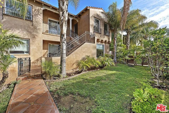 6113 Cashio Street, Los Angeles, CA 90035