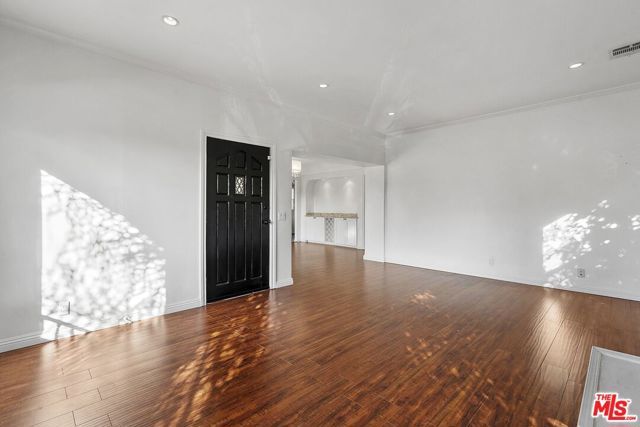 6113 Cashio Street, Los Angeles, CA 90035