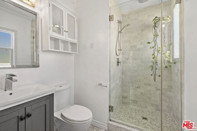 6113 Cashio Street, Los Angeles, CA 90035
