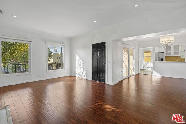 6113 Cashio Street, Los Angeles, CA 90035