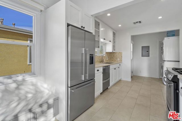 6113 Cashio Street, Los Angeles, CA 90035