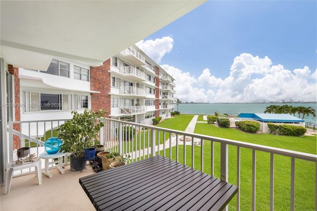 1700 NE 105th Street 214, Miami Shores, FL 33138