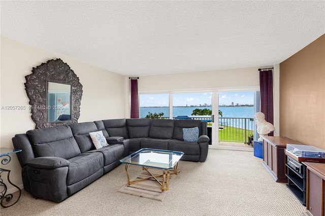 1700 NE 105th Street 214, Miami Shores, FL 33138