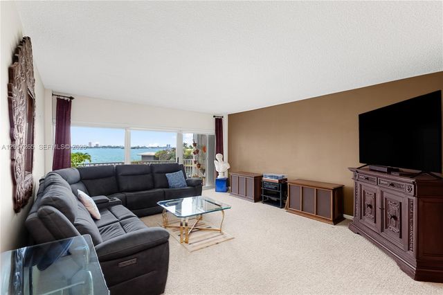 1700 NE 105th Street 214, Miami Shores, FL 33138