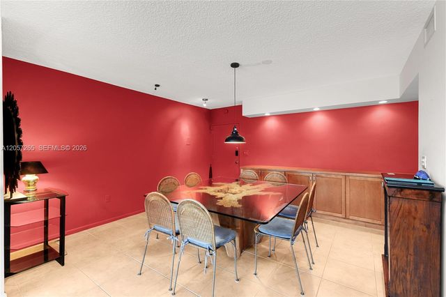 1700 NE 105th Street 214, Miami Shores, FL 33138