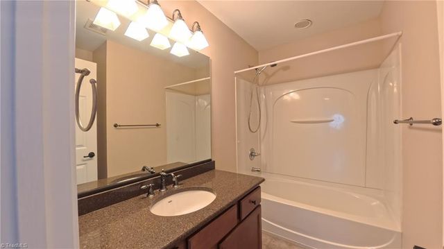 1600 Lakefield Drive, Clemmons, NC 27012