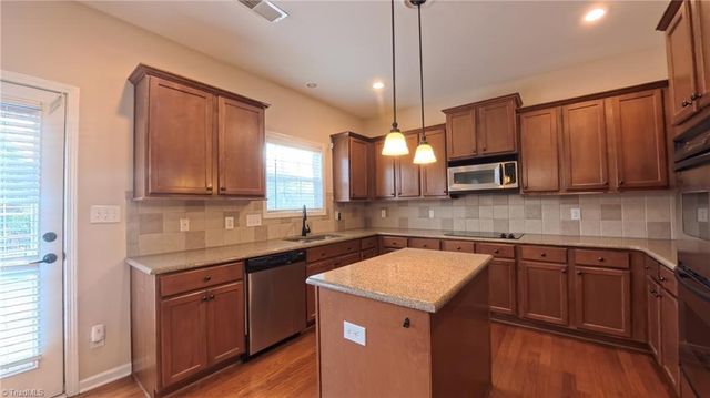 1600 Lakefield Drive, Clemmons, NC 27012