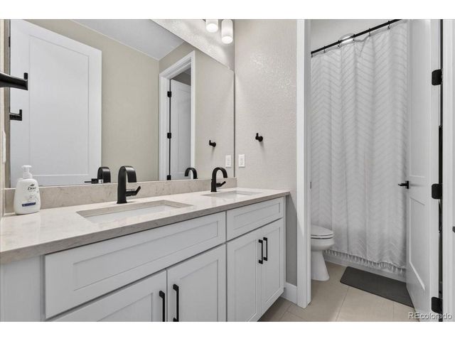 6653 Bridle Creek Pt, Castle Pines, CO 80108