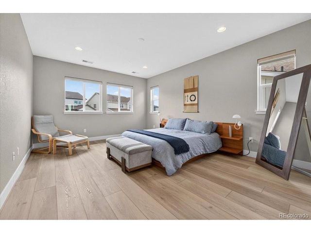6653 Bridle Creek Pt, Castle Pines, CO 80108