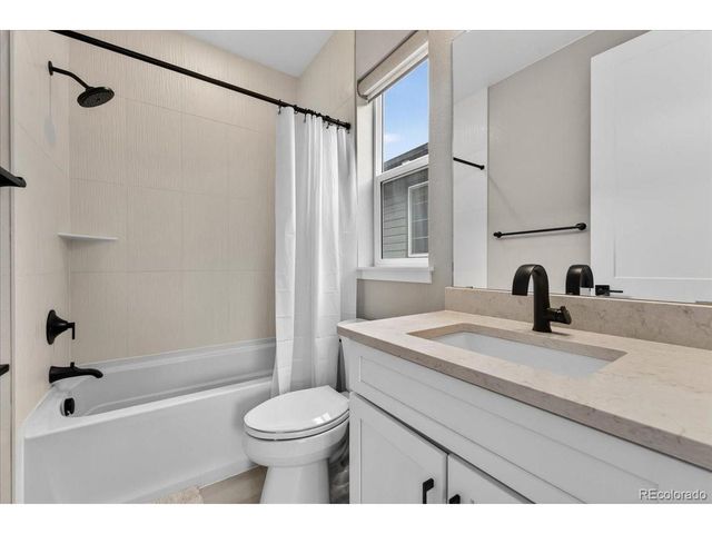 6653 Bridle Creek Pt, Castle Pines, CO 80108